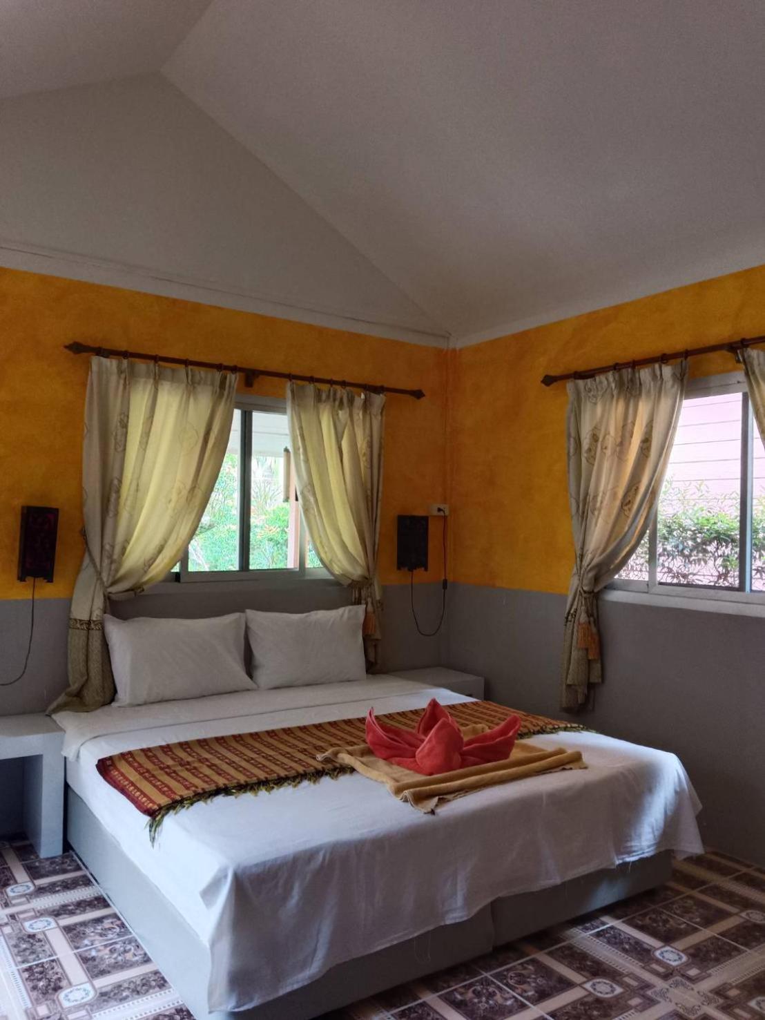 Ban Elephant Blanc Bungalow Ката-Біч Екстер'єр фото