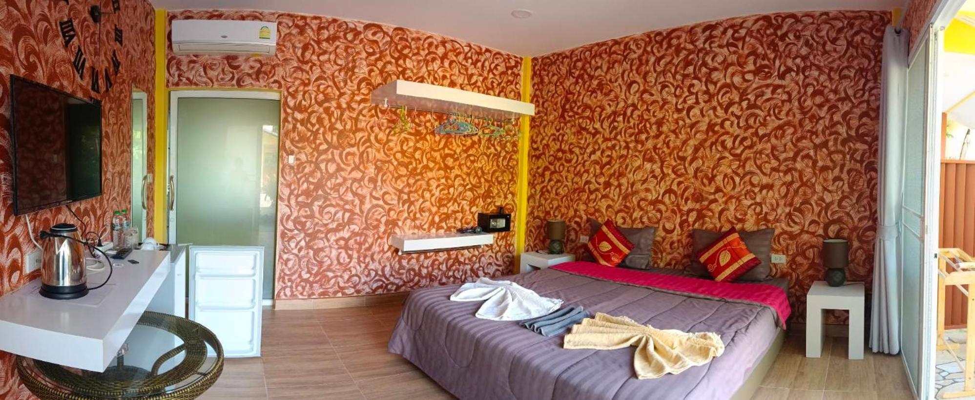 Ban Elephant Blanc Bungalow Ката-Біч Номер фото